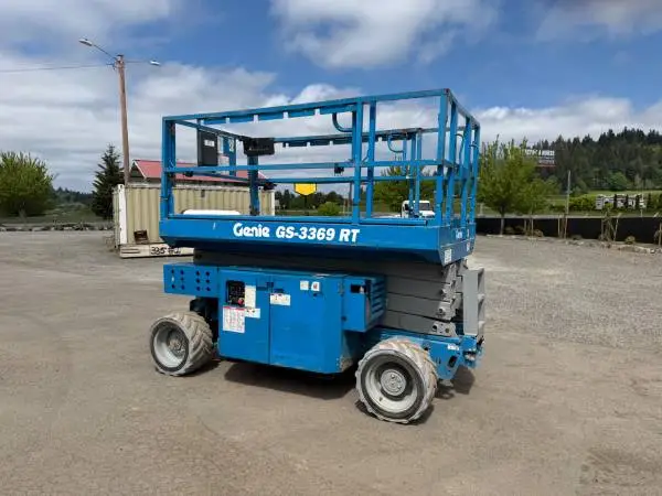 2014 Genie GS3369RT 4x4 33FT Rough Terrain Scissor Lift - Dual Fuel