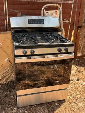 GE gas stove