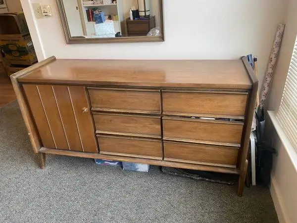 Dresser set