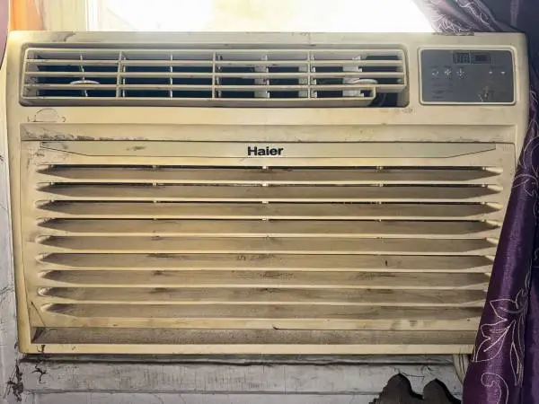 Free Air Conditioner - Pickup Only
