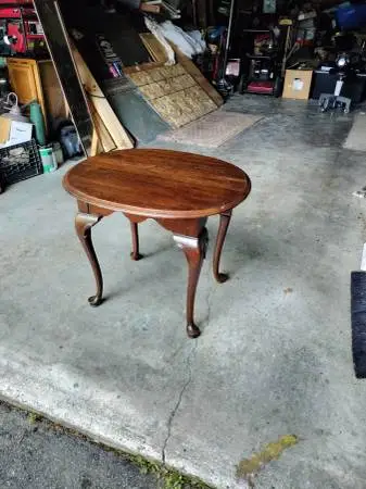 Ethan Allen Georgian Court table