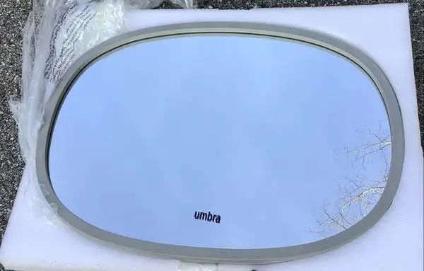 *NEW* HUB OVAL MIRROR