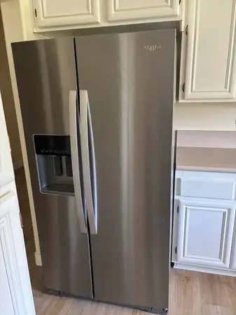 28CF Stainless steel S/S whirlpool refrigerator 2 month used only