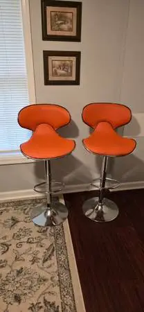 Adjustable barstools