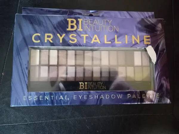 Essential Eye Shadow Palette. Crystalline