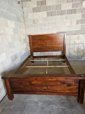 Queen size bedroom frame