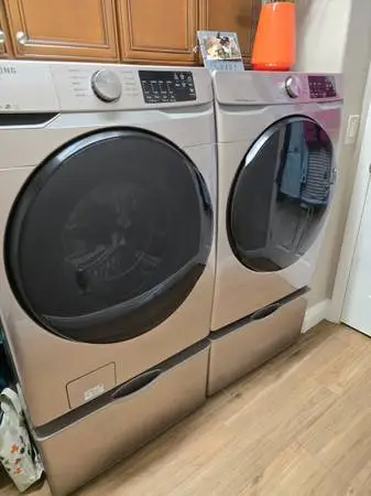 SAMSUNG OVERSIZE WASHER & DRYER