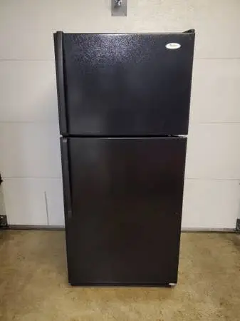 Whirlpool refrigerator (Delivery Available)