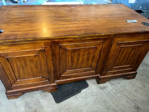 Nice full sized desk w free chair