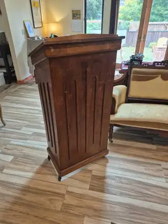 podium/ pulpit