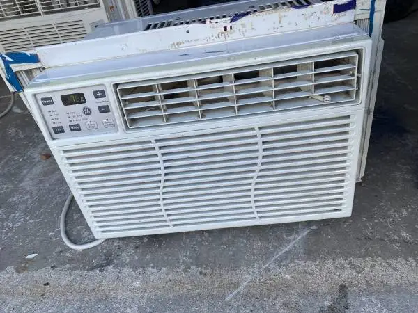 GE Window Air Conditioner 6030 BTU’s 22 Wide 13 Tall.