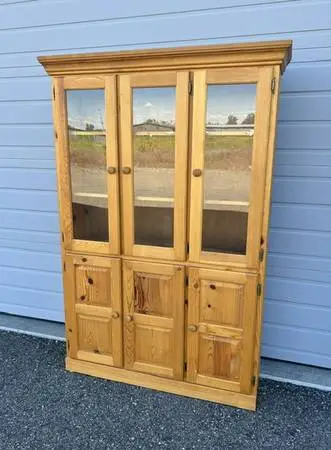 REDUCED!! Solid Wood Hutch (es) and Buffet (s) at Creative Bargains