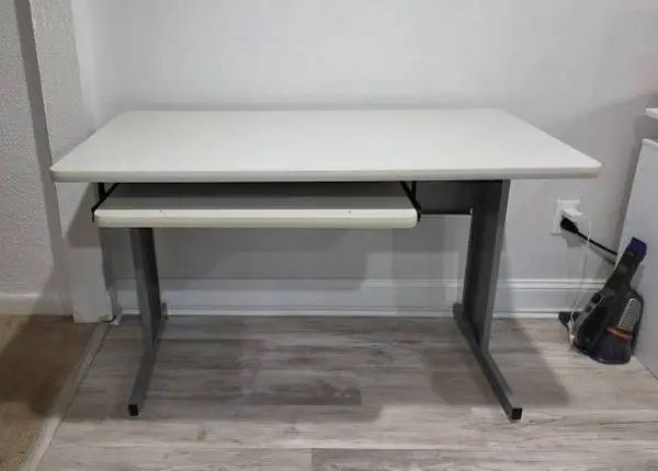 Industrial Quality Computer Desk w/ Slide-Out Keyboard Tray