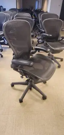 Herman Miller Aeron B Ergonomic office Chairs In EXCELLENT CONDITION