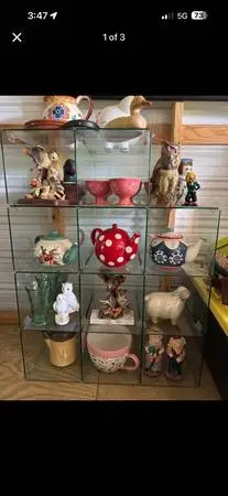 Glass display shelf