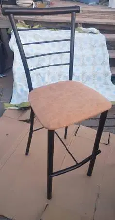 4  Bar Stools like new