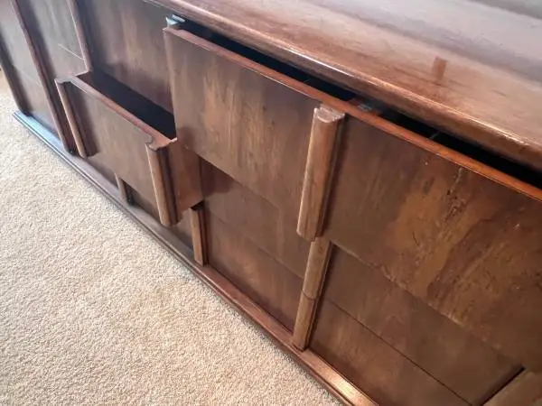 Gorgeous Henredon Mid-Century MCM Dresser and Nightstands