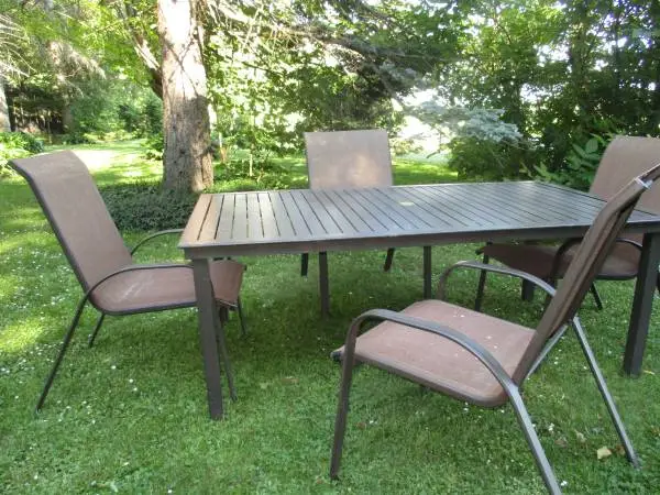 Metal Table with 4 Chairs