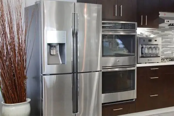NICE - SAMSUNG 23CU. FT. 4 DOOR REFRIGERATOR - COUNTER DEPTH IN STAINLESS STEEL