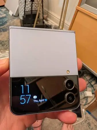 Sim Unlocked Samsung galaxy Z FLIP 4 128g