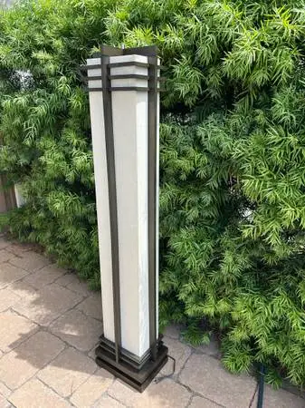 Floor lamp