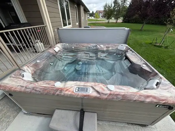 2020 Hot Springs Prism Hot Tub
