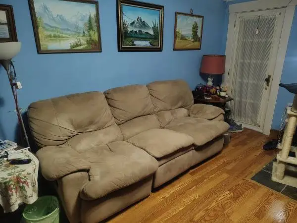 Recliner sofa