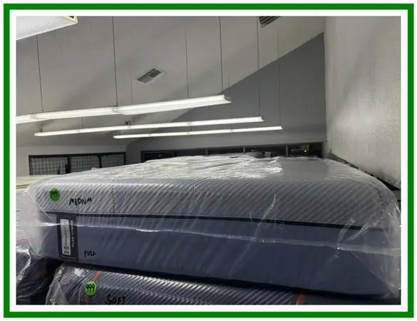FULL SIZE SEALY POSTUREPEDIC PLUS MATTRESS & BOX SPRING BED SET