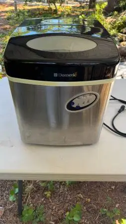 Dometic Freestanding Ice Maker in Stainless Steel