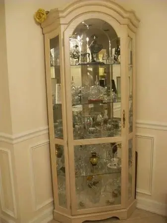 Corner Curio