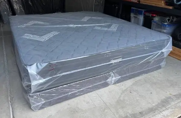 BRAND NEW king size Beautyrest Black