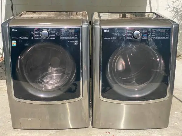 LG Mega Capacity Washer and GAS Dryer