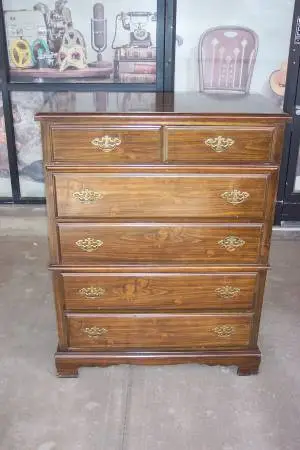 Bassett 5 drawer dark chest of drawers