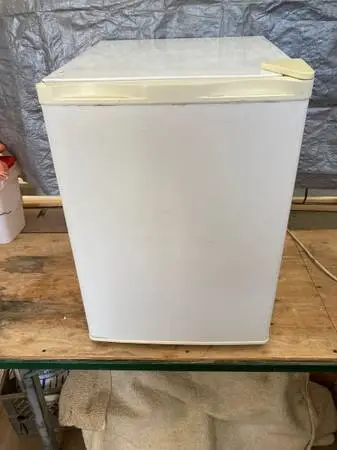 2.1 cubic freezer