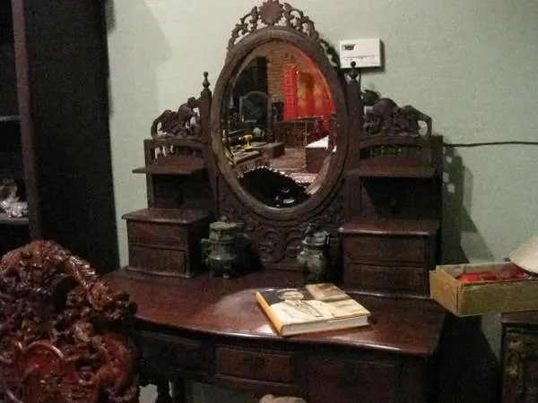 PERANAKAN VANITY