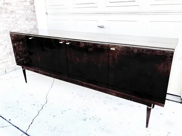 Outstanding credenza - fr. Italy. Osvaldo Borsani; circa 62 -like new