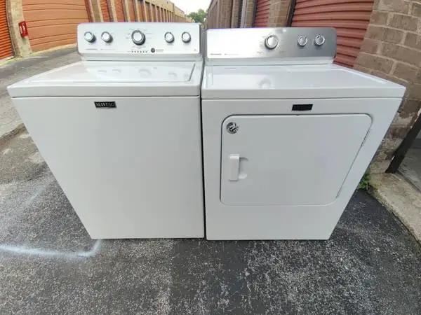 MAYTAG KING CAPACITY WASHER AND ELECTRIC DRYER SET.