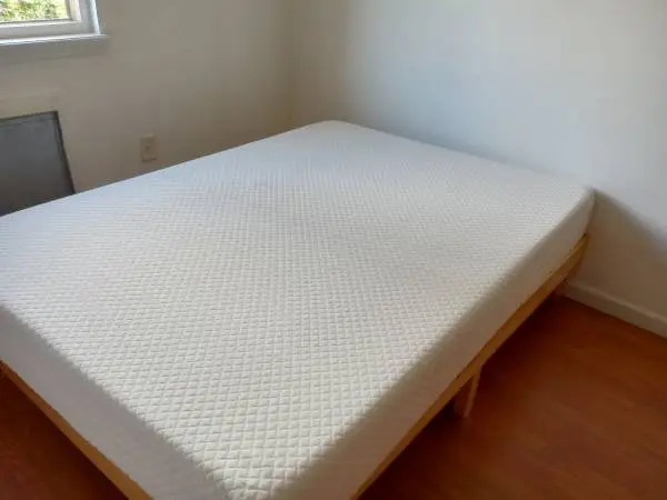 Comfortable!! Full size 8 Mattress