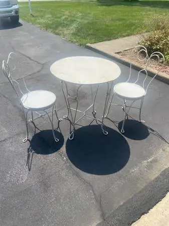 1920’s ice cream parlor table and chairs
