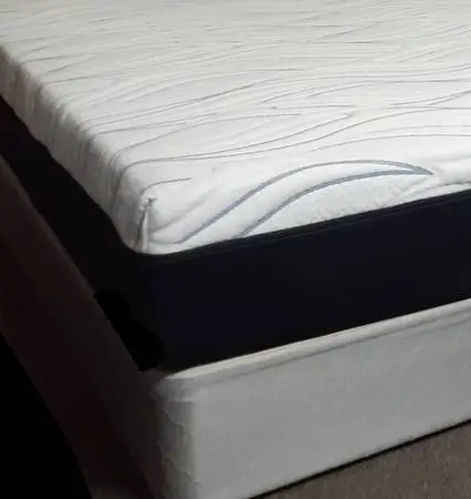 King Serta Mattress set-Professionally Cleaned-Free Delivery