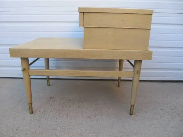 Vintage Mid-Century American of Martinsville End Table w/Drawer