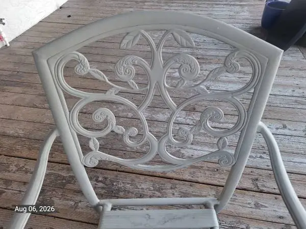 Patio table w six chairs/rod iron
