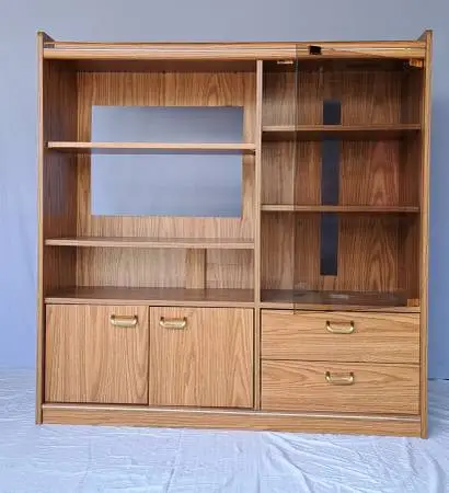 PALLISER ENTERTAINMENT CENTER