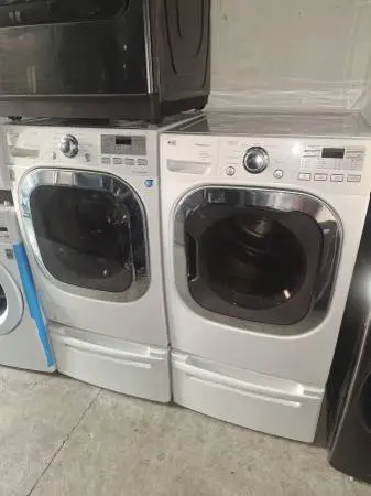 Washer dryer with pedestals Lg