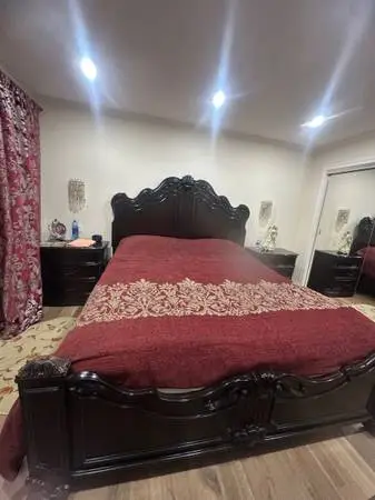 Wooden king size bedroom set, check description