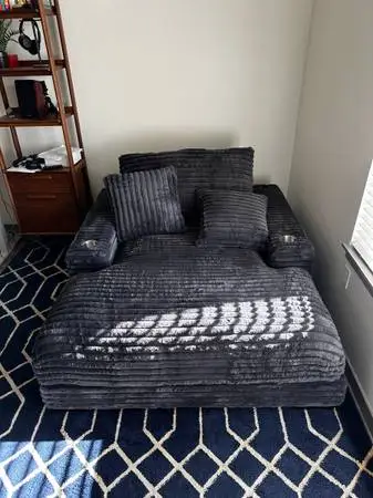 Nestle Charcoal Grande Chaise