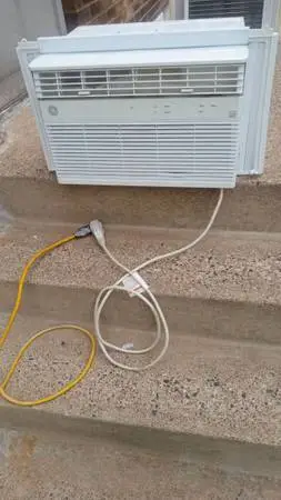 8000 btu  GE  compleatly cleaned excellent condition