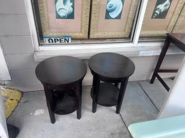 Round Solid Wiod Cocktail Tables