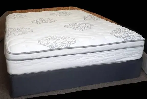 Queen Serta mattress set-Free Delivery-Professionally Cleaned
