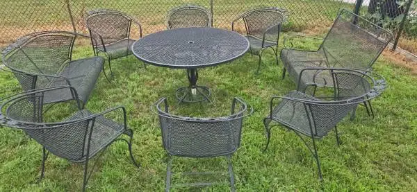 Vintage Woodard Briarwood Wrought Iron Patio Set.......